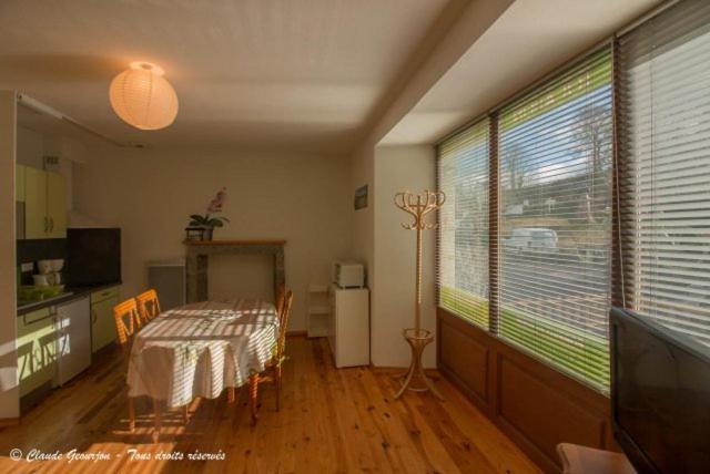Village De Nasbinals Aubrac Electro Velo Exterior photo